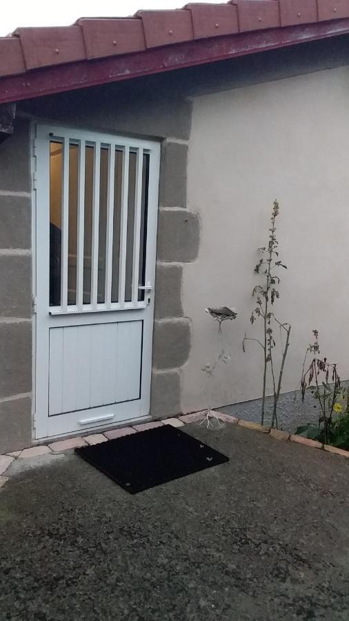 Ferme Maya Saint-Genet-Lerpt Zewnętrze zdjęcie